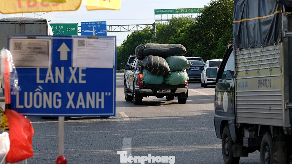 "Luồng xanh" thật sự phát huy tác dụng cho các phương tiện thuận lợi lưu thông chuyên chở hàng hóa thiết yếu.