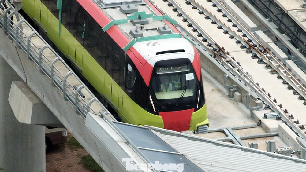 Dự án đường sắt đô thị Nhổn - ga Hà Nội dài 12,5 km, gồm 8,5 km trên cao và 4 km đi ngầm, đi qua quận Bắc Từ Liêm, Nam Từ Liêm, Cầu Giấy, Ba Đình, Đống Đa, Hoàn Kiếm.