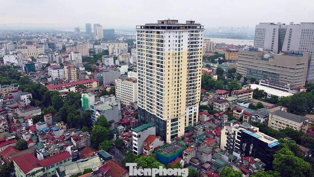 Liên quan đến chùm ca bệnh tại Bùi Thị Xuân, ngày hôm nay tòa nhà ở địa chỉ 93 phố Lò Đúc cũng bị phong tỏa.