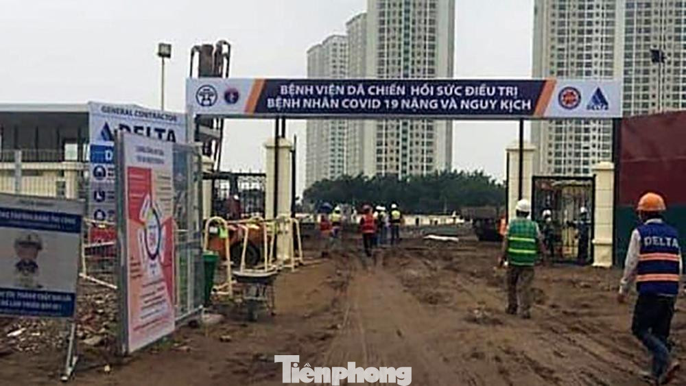 Một bệnh viện dã chiến đang được Thủ đô khẩn trương xây dựng tại quận Hoàng Mai. Đây là bệnh viện dành cho bệnh nhân COVID-19 nặng và nguy kịch.