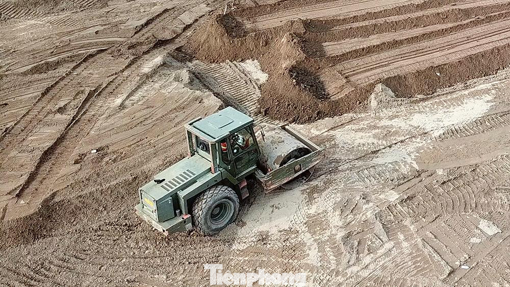 Theo đó, Hà Nội có kế hoạch trưng dụng các quỹ nhà tái định cư (bao gồm cả khuôn viên xung quanh các tòa nhà chung cư) để sử dụng làm nơi cách ly, lập bệnh viện dã chiến.