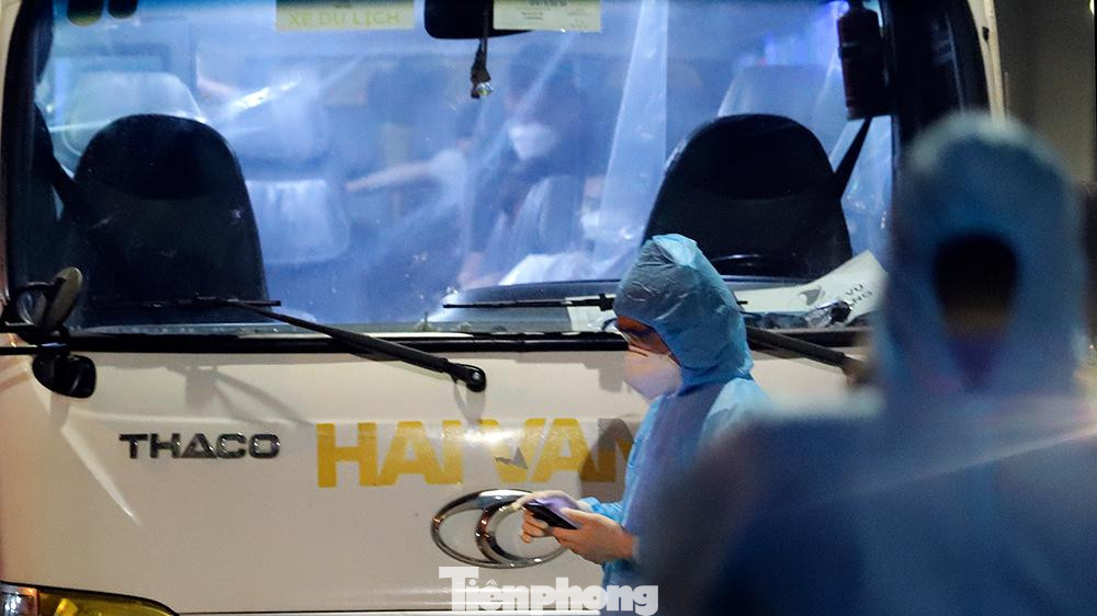 Tất cả người thuộc diện F1 đều được lực lượng y tế truy vết, sàng lọc và lấy mẫu xét nghiệm COVID-19 theo quy định. Cũng như sẽ tiếp tục được theo dõi, chăm sóc sức khoẻ tại khu cách ly tập trung.