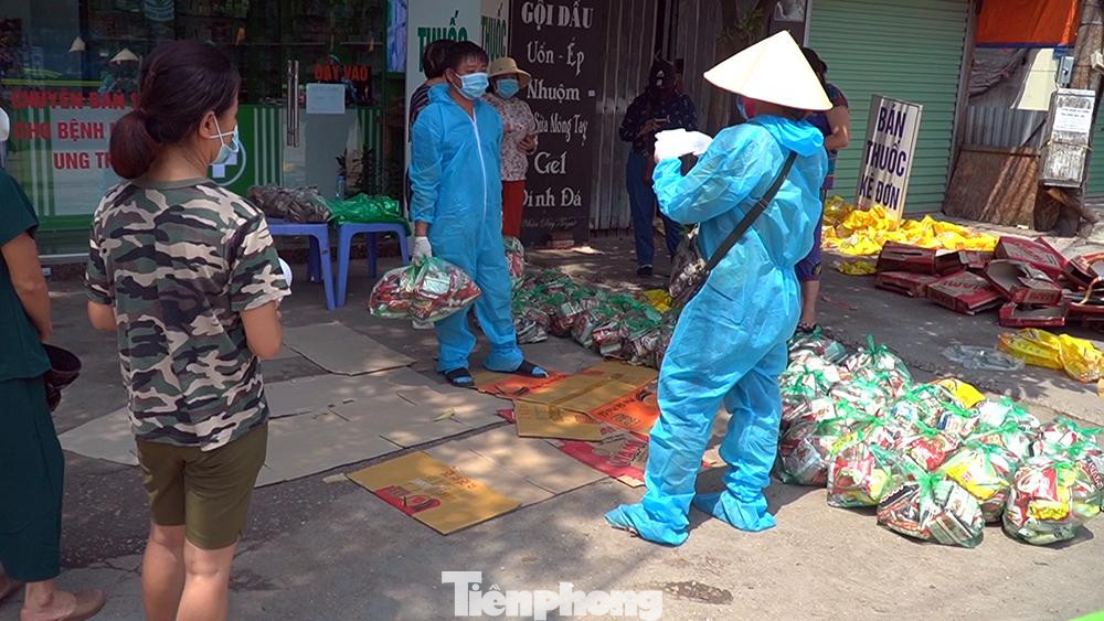 Các bệnh nhân được khuyến cáo ở tại nhà, không đến thăm khám trong bệnh viện vào thời gian này.