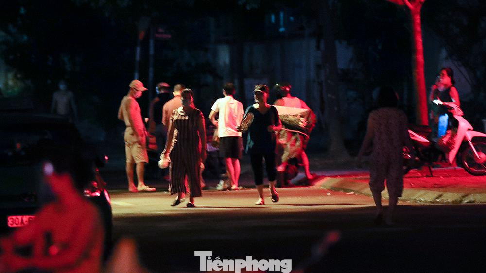 Nếu mỗi người dân cứ ra đường tập thể dục như vậy nguy cơ lây bệnh sẽ rất lớn.