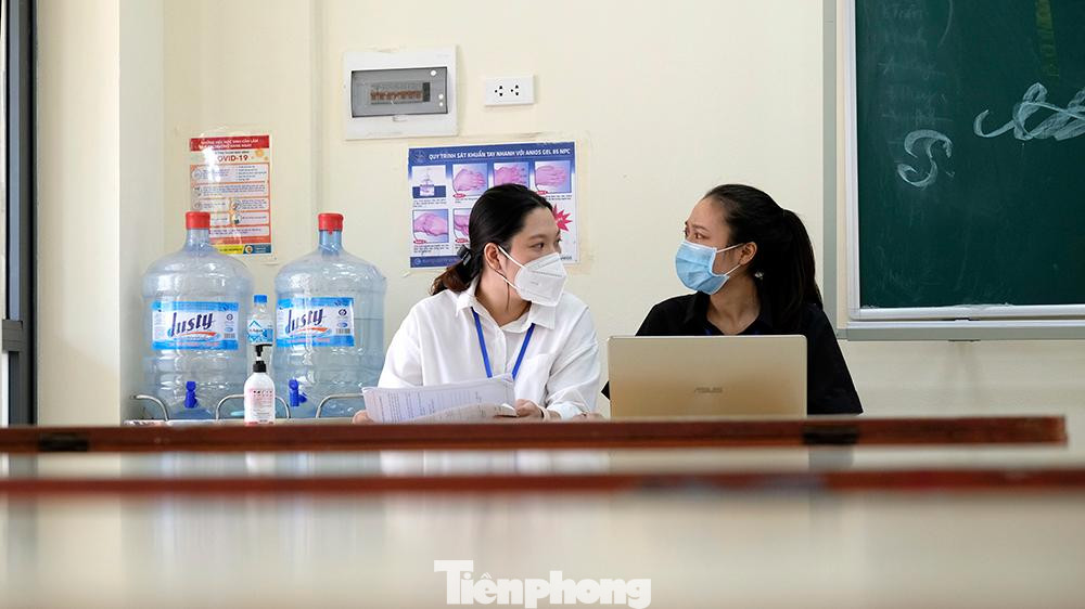 Thế nhưng, đằng sau sự nhiệt tình và năng lượng tích cực ấy còn có nước mắt, những tâm sự và động lực lớn lao giúp họ vững bước mỗi ngày.