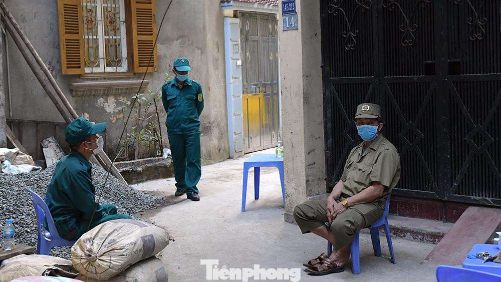 Điều tra sơ bộ các trường hợp tiếp xúc, có 12 trường hợp F1 tại quận Thanh Xuân; 20 F2; 22 trường hợp liên quan.