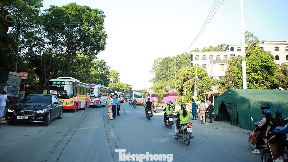 Theo Công an Hà Nội, 22 chốt trực sẽ được đặt tại các cừa ngõ lớn ra vào Thủ đô. Thời gian hoạt động của các chốt này sẽ diễn ra 24/24, chia làm 4 ca/ngày.