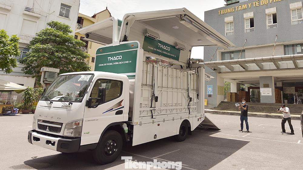 Xe trang bị động cơ Mitsubishi Nhật Bản với khả năng vận hành mạnh mẽ, hiệu suất cao, tiết kiệm nhiên liệu.