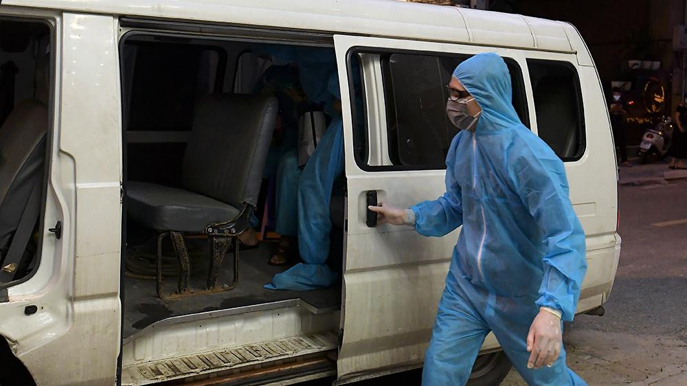 Đưa những trường hợp F1 đi cách ly tập trung ngay trong tối 11/7.