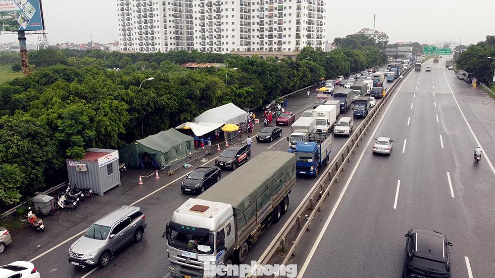 Các phương tiện luồng xanh được phân làn riêng, giao thông thuận tiện.