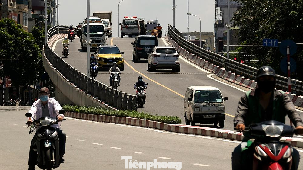 việc người dân có tâm lý chủ quan, ý thức chấp hành kém khiến công cuộc phòng, chống dịch của thành phố trở nên khó khăn hơn.