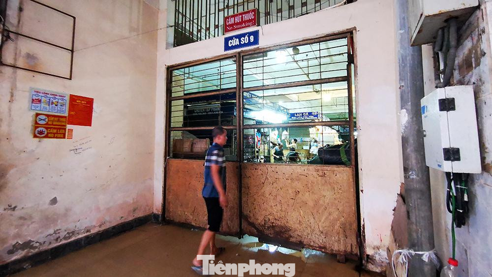 Sáng ngày 19/7, trên địa bàn toàn Thủ đô phải thực hiện triển khai các biện pháp cấp bách phòng, chống dịch Covid-19 mới theo Công điện số 15/CĐ-UBND của Chủ tịch UBND Thành phố.