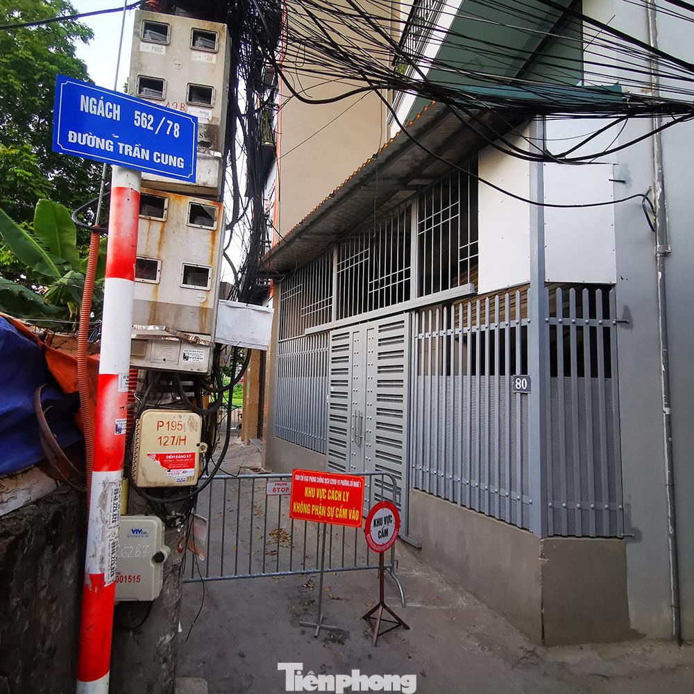 Ngành y tế xác định có 6 F1 tiếp xúc gần, 20 trường hợp liên quan là người sống trong khu vực phong tỏa; 13 trường hợp F2.