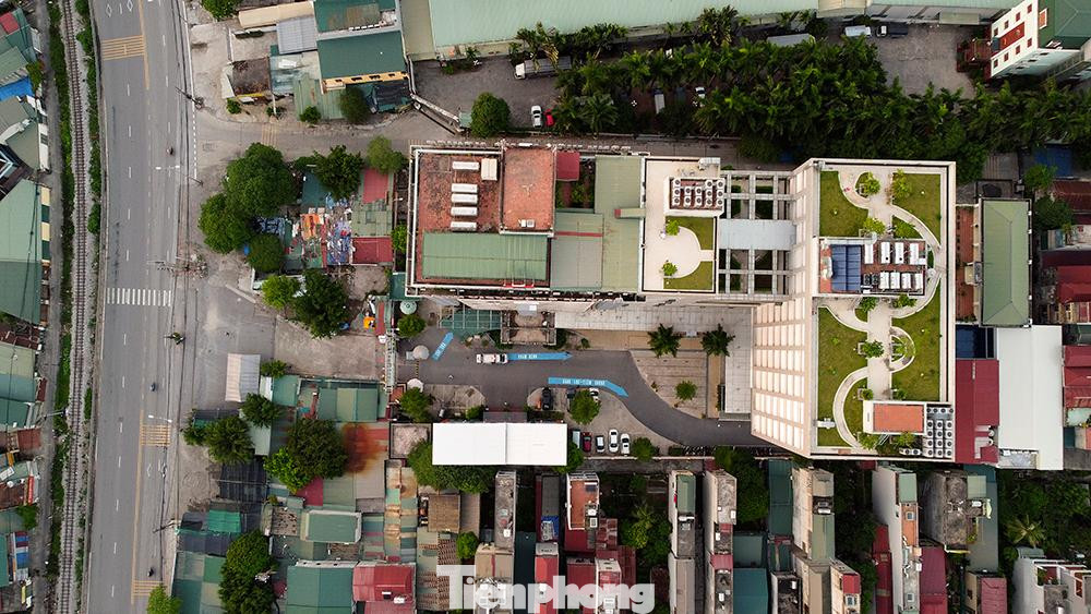 Toàn cảnh Bệnh viện Nông nghiệp (cơ sở xã Ngọc Hồi, huyện Thanh Trì, Hà Nội) nằm cạnh QL1A nhìn từ trên cao.