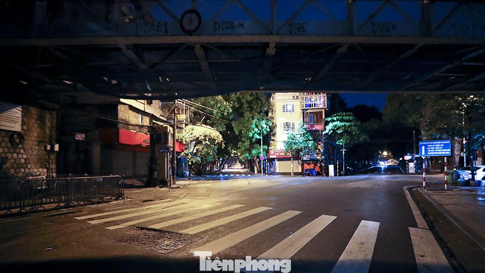 Điểm tiếp giáp giữa bà con phố Hàng Cót - Hàng Lược - Phùng Hưng.