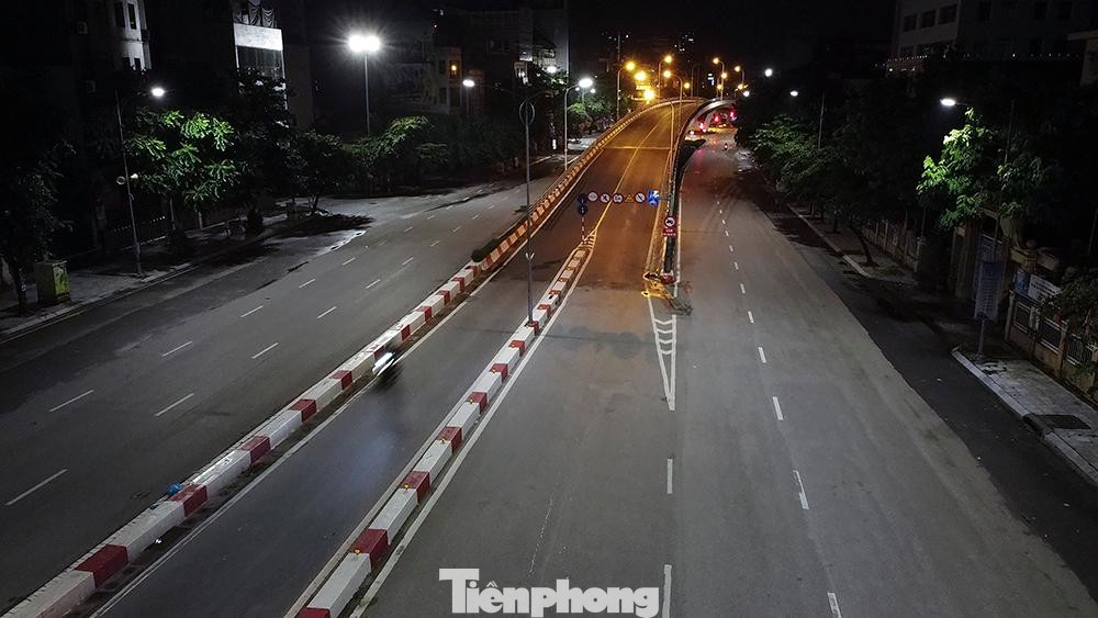 Cầu vượt Đại Cồ Việt - Trần Khát Trân.