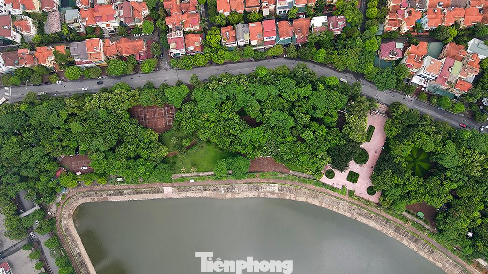 Toàn cảnh công viên Bắc Linh Đàm nhìn từ trên cao.