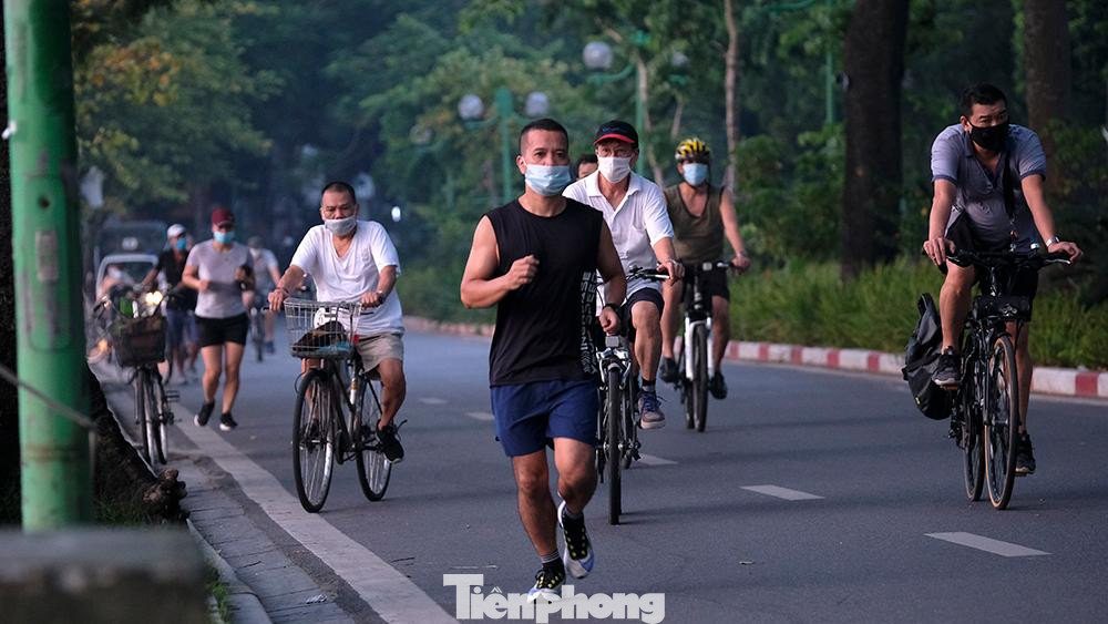 Như vậy, kể từ đầu dịch đến nay Việt Nam có 707.436 ca mắc COVID-19, đứng thứ 47/222 quốc gia và vùng lãnh thổ, trong khi với tỷ lệ số ca nhiễm/1 triệu dân, Việt Nam đứng thứ 156/222 quốc gia và vùng lãnh thổ (bình quân cứ 1 triệu người có 7.189 ca nhiễm).