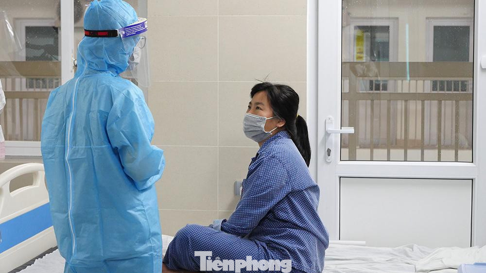 Nhờ đảm bảo quy trình chống dịch, nên bệnh viện vẫn hoạt động bình thường. Hiện không có khoa, phòng nào phải cách ly.