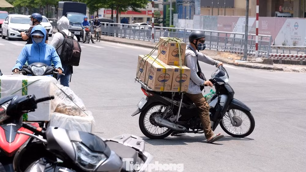 Hiện nay, tất cả các F0 đã được đưa đi điều trị tại các cơ sở y tế trên địa bàn thành phố. Các trường hợp F1 đã được đưa đi cách ly tập trung. Các địa điểm liên quan đều đã được phun hóa chất khử khuẩn môi trường xung quanh.