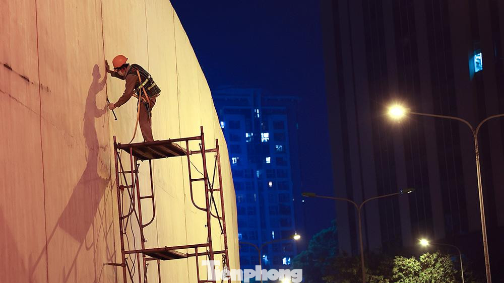 Trong thời gian này, chiều đường đối diện hướng Xã Đàn đi Đại Cồ Việt qua hầm Kim Liên, phương tiện lưu thông bình thường.