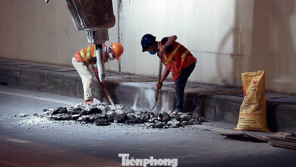 Với hướng phương tiện từ Đại Cồ Việt đi Xã Đàn qua hầm Kim Liên, do chiều này đã sửa chữa xong nên phương tiện lưu thông bình thường.