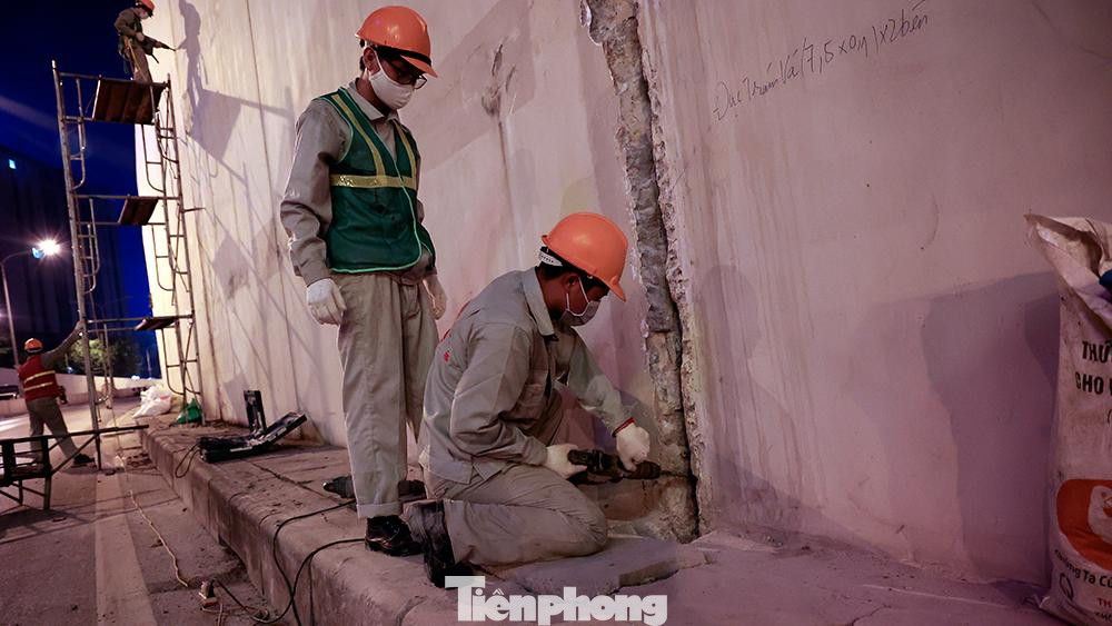 Để thực hiện phương án phân luồng tổ chức giao thông này, Sở GTVT yêu cầu các đơn vị liên quan, lắp đặt đầy đủ các hệ thống biển báo cảnh báo, biển chỉ dẫn phân luồng từ xa để hướng dẫn cho phương tiện tại khu vực nút giao Xã Đàn - Phạm Ngọc Thạch, Phạm Ngọc Thạch - Đào Duy Anh, Hoàng Tích Trí - Đào Duy Anh, Xã Đàn - Đại cồ Việt - Giải Phóng.