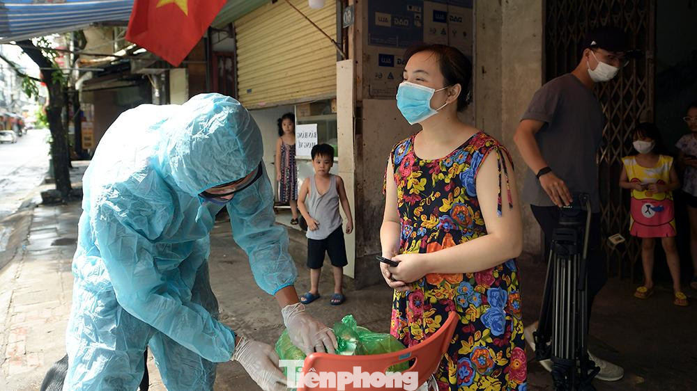 Nhóm lựa chọn giúp đỡ người khiếm thị là bởi vì có các thành viên đang làm việc tại Trung tâm Hỗ trợ trẻ em khuyết tật hoà nhập cộng đồng, thường ngày đã hỗ trợ các em khiếm thị nên hiểu rõ những khó khăn mà họ gặp phải. Anh Lâm cho biết.