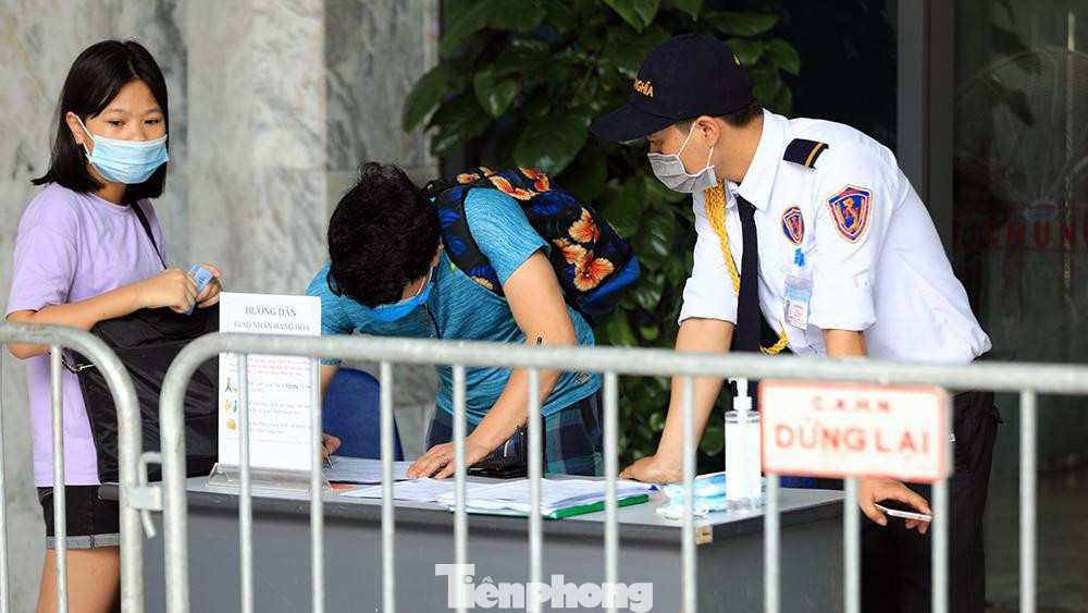 cũng như việc khai báo y tế