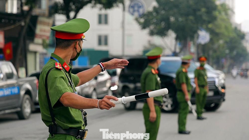 Hôm nay (29/9), ngoài việc gỡ phong tỏa, chính quyền địa phương cũng bắt đầu đón hơn 1.200 người dân sống trở về nhà, sau khi hoàn thành cách ly y tế tập trung để tránh lây nhiễm chéo.