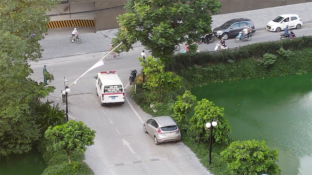 Có đến 3 xe cứu thương 115 được huy động đến khu vực này trong buổi chiều hôm nay.