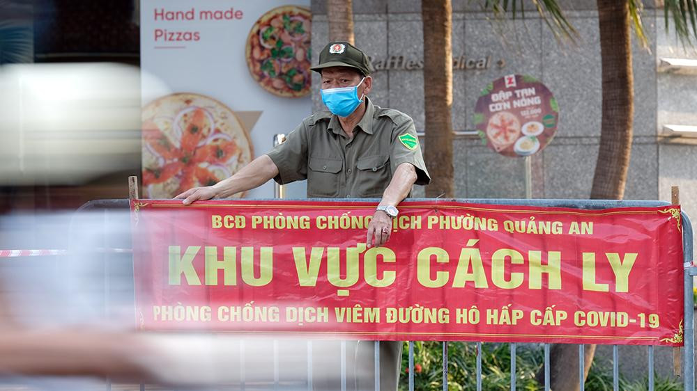 Kết quả xét nghiệm khẳng định của nam chuyên gia 40 tuổi, người Nhật Bản, làm việc tại Công ty Canon ở Khu công nghiệp Quế Võ (Bắc Ninh) đã xác định dương tính với SARS-CoV-2. Ông Khổng Minh Tuấn, Phó Giám đốc Trung tâm Kiểm soát bệnh tật (CDC) Hà Nội cho biết trong buổi chiều nay (29/5).