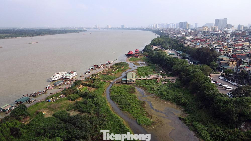 Nhắc đến quy hoạch sông Hồng thì không thể không nhắc đến quỹ đất đắc địa của dự án nằm giữa đôi bờ sông.