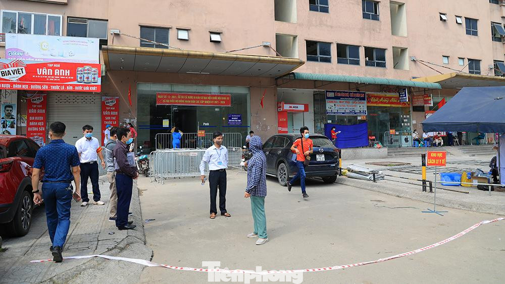 Bệnh nhân tên N.V.B, sinh năm 1953. Quê quán: Xóm Nam Hùng, xã Việt Hùng, huyện Trực Ninh, tỉnh Nam Định.