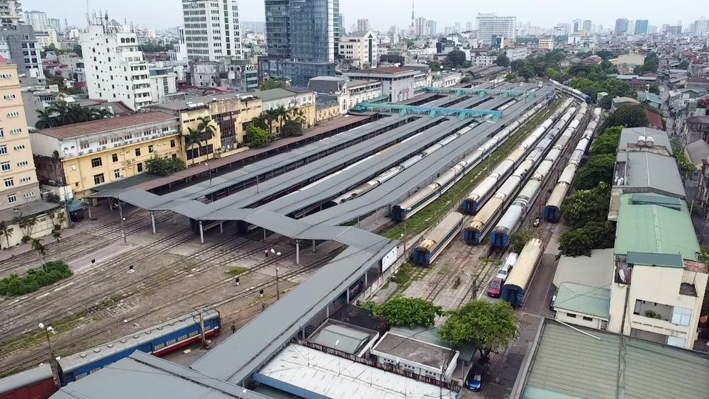 Toàn cảnh khu vực điểm đỗ của Ga Hà Nội nhìn từ trên cao.