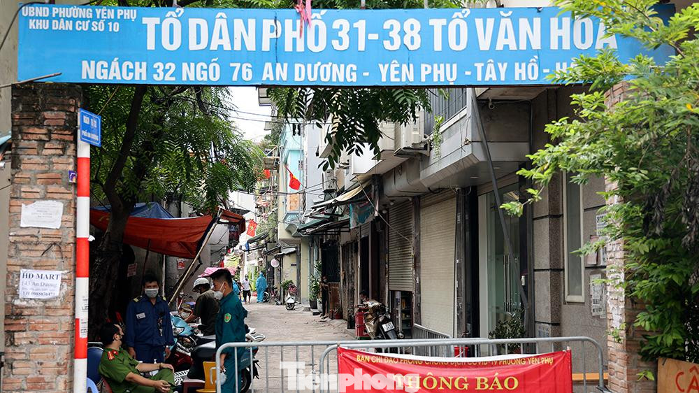 Hà Nội trong đợt dịch 4 (tính từ ngày 27/4) đã có 3.379 ca mắc COVID-19, trong đó số mắc ghi nhận ngoài cộng đồng 1.554 ca, số ca mắc là đối tượng đã được cách ly là 1.825 ca.