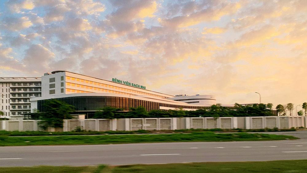 Nhằm sẵn sàng tiếp nhận, thu dung, quản lý, điều trị ca bệnh COVID-19 của tỉnh Hà Nam và các tỉnh lân cận, Bộ Y tế yêu cầu Bệnh viện Bạch Mai khẩn trương lập đề án cơ sở điều trị COVID-19 tại Bệnh viện Bạch Mai cơ sở 2 (tại Hà Nam).