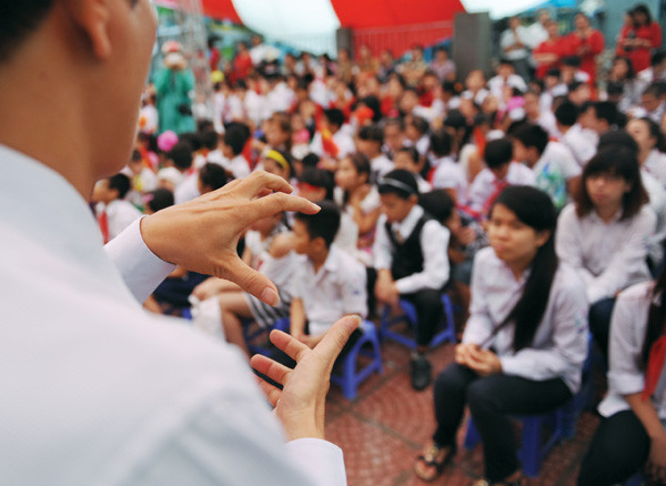 Bài phát biểu của các thầy cô trường PTCS Xã Đàn cũng được thể hiện rất khác