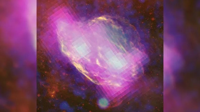 Tàn dư siêu tân tinh W44 phát sáng màu đỏ tía nơi các tia vũ trụ mạnh va chạm với khí. Các nhà khoa học đang cố gắng truy tìm nguồn gốc của các tia vũ trụ mạnh nhất trong vũ trụ. (Ảnh: NASA Goddard)