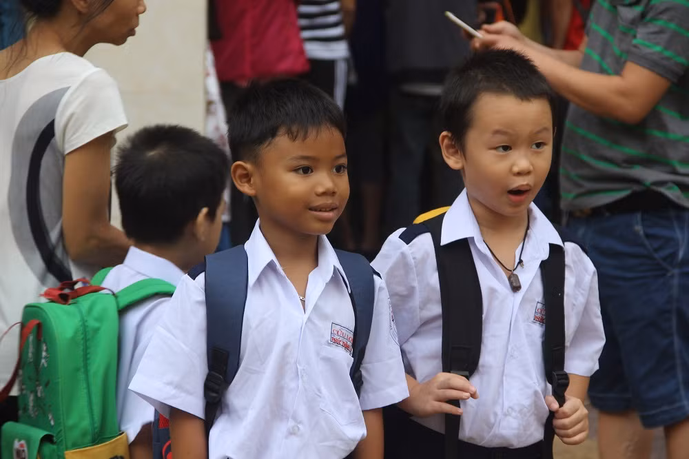 Lí do nào khiến sách giáo khoa đầu cấp ‘cháy hàng’, giá vọt cao? ảnh 4 Lí do nào khiến sách giáo khoa đầu cấp ‘cháy hàng’, giá vọt cao? ảnh 4
