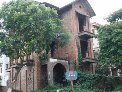 Những biệt thự triệu đô đang bỏ hoang Ảnh: Minh Đức