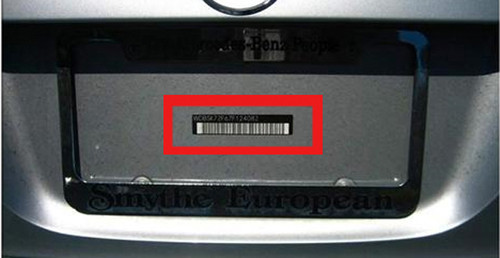 Chiếc Mercedes-Benz SL55 AMG của Steve Jobs không được gắn biển số mà thay vào đó là bảng mã vạch. Chiếc Mercedes-Benz SL55 AMG của Steve Jobs không được gắn biển số mà thay vào đó là bảng mã vạch