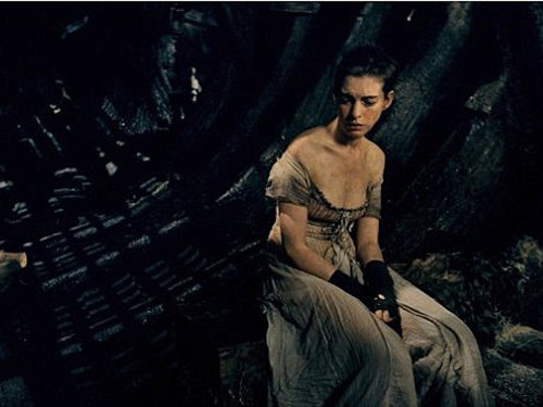 Anna vào vai cô gái điếm Fantine gầy gò