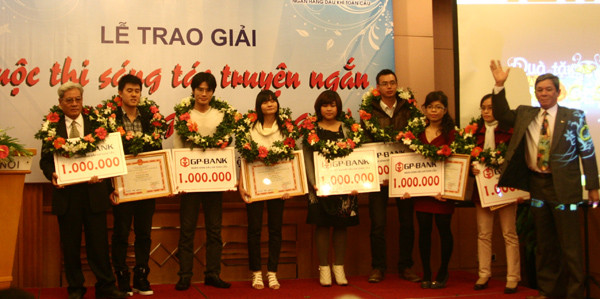 Cuộc thi trao chín giải khuyến khích.