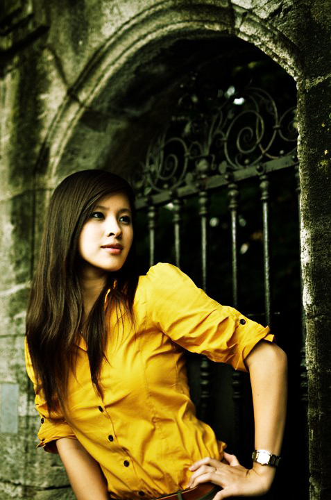 Dương Thị Tuyết Mai ( sinh năm 1990) hiện học trường Hochschule der Medien tại Stuttgat