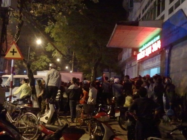 Vụ việc thu hút hàng trăm người dân đổ đến xem