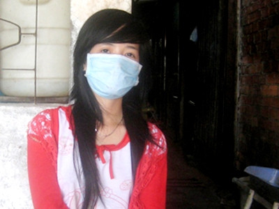 Hình ảnh nữ sinh T. sau khi bị Dương Kim Đất chủ mưu rạch mặt. Ảnh Xa lộ Pháp luật.. Hình ảnh nữ sinh T. sau khi bị Dương Kim Đất chủ mưu rạch mặt. Ảnh Xa lộ Pháp luật.