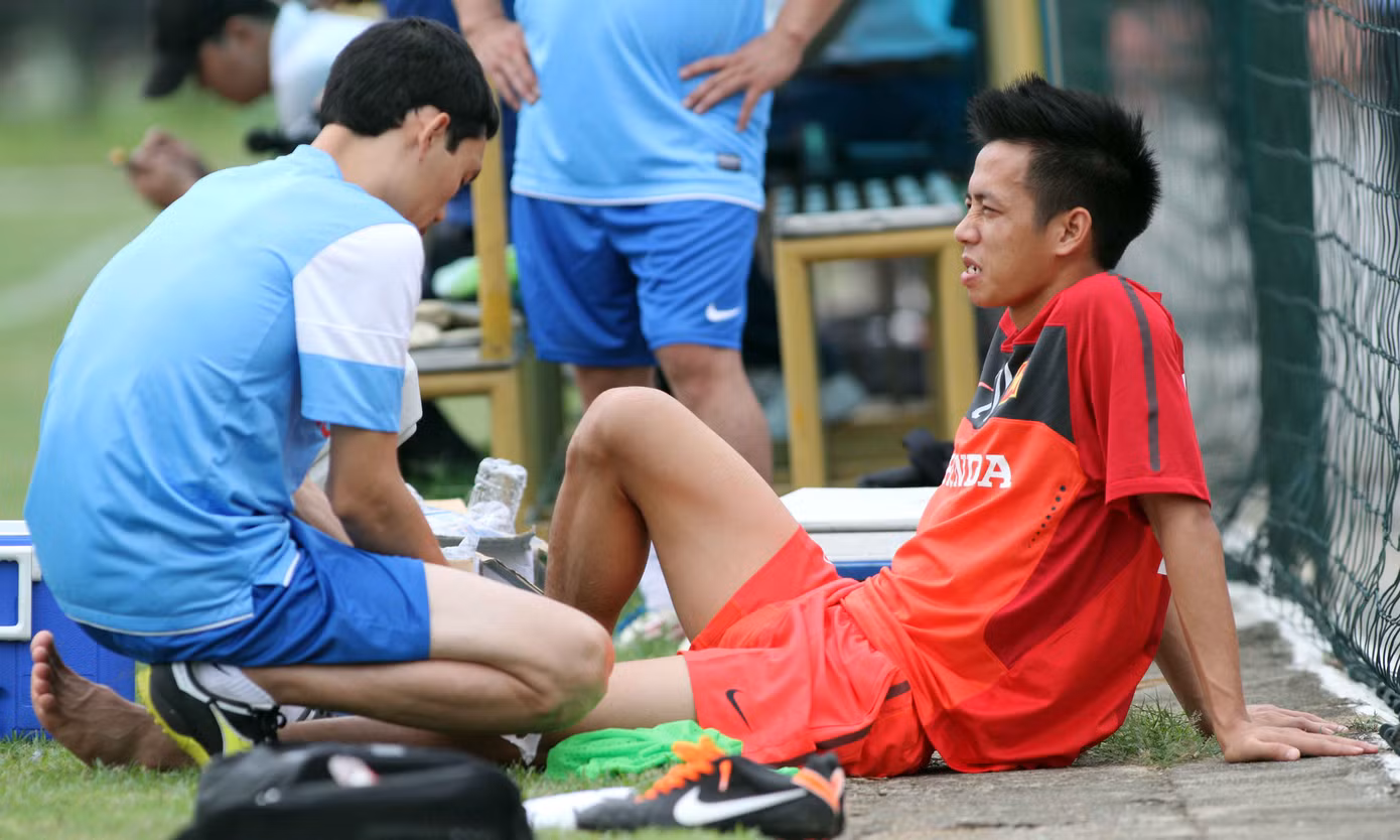 Văn Quyết được bị chấn thương nhẹ và có khả năng vắng mặt ở trận giao hữu gặp Kashima Antler