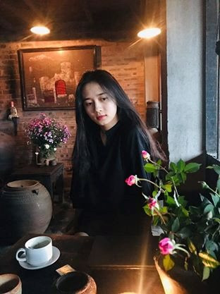 Đi tư vấn tuyển sinh, nữ sinh Huế gây 'náo loạn' trường học vì quá xinh đẹp ảnh 9