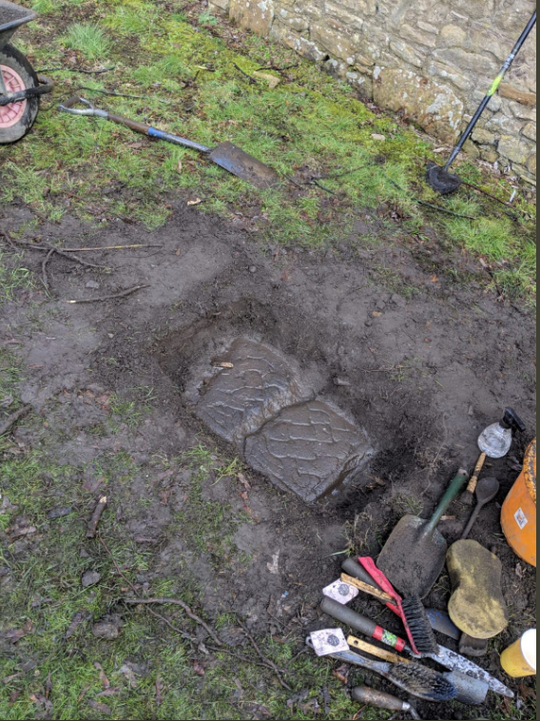 “Hot boy” khai quật báu vật ngàn năm trong nghĩa trang ảnh 5